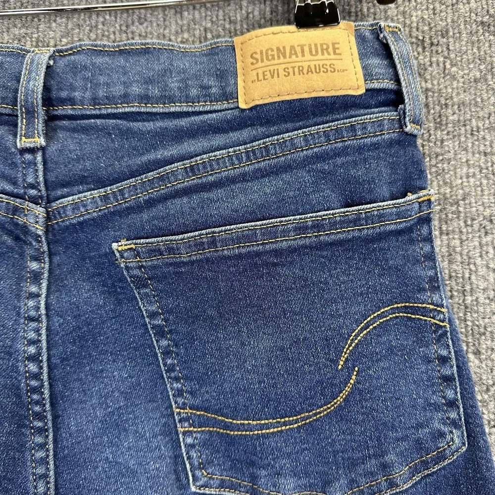 Levi's Signature 10 (30) Straight Leg High Waist Jeans - Picture 9 of 13